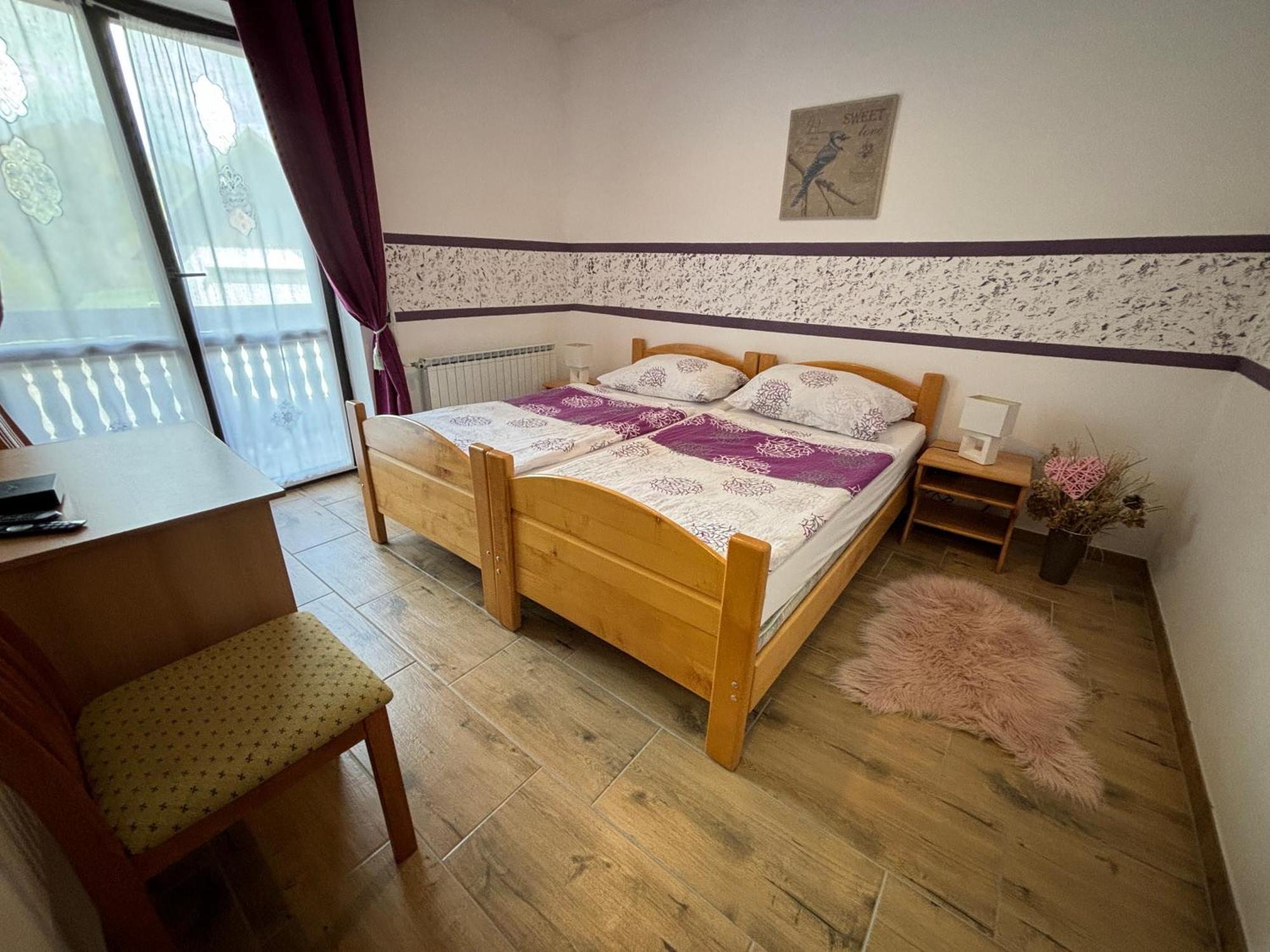 Guest House Kmecki Hram Fortuna Idrija Exterior photo