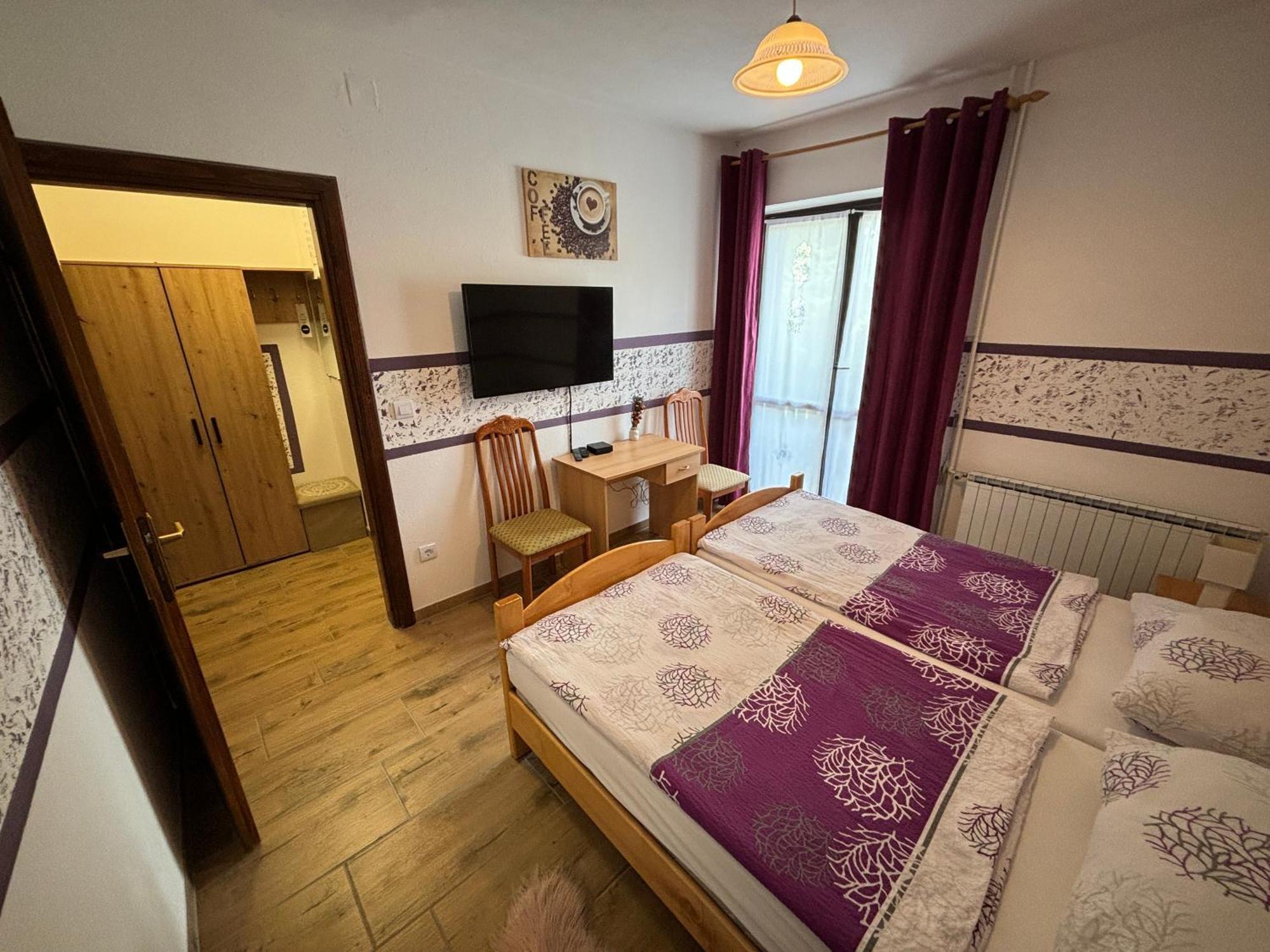 Guest House Kmecki Hram Fortuna Idrija Exterior photo
