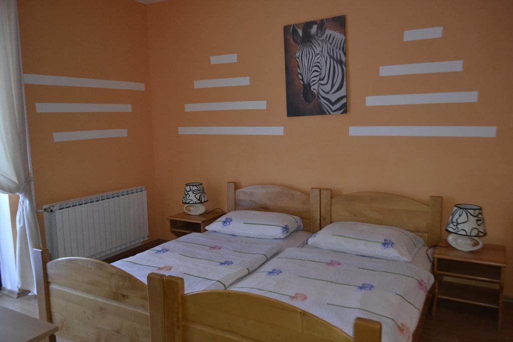 Guest House Kmecki Hram Fortuna Idrija Room photo