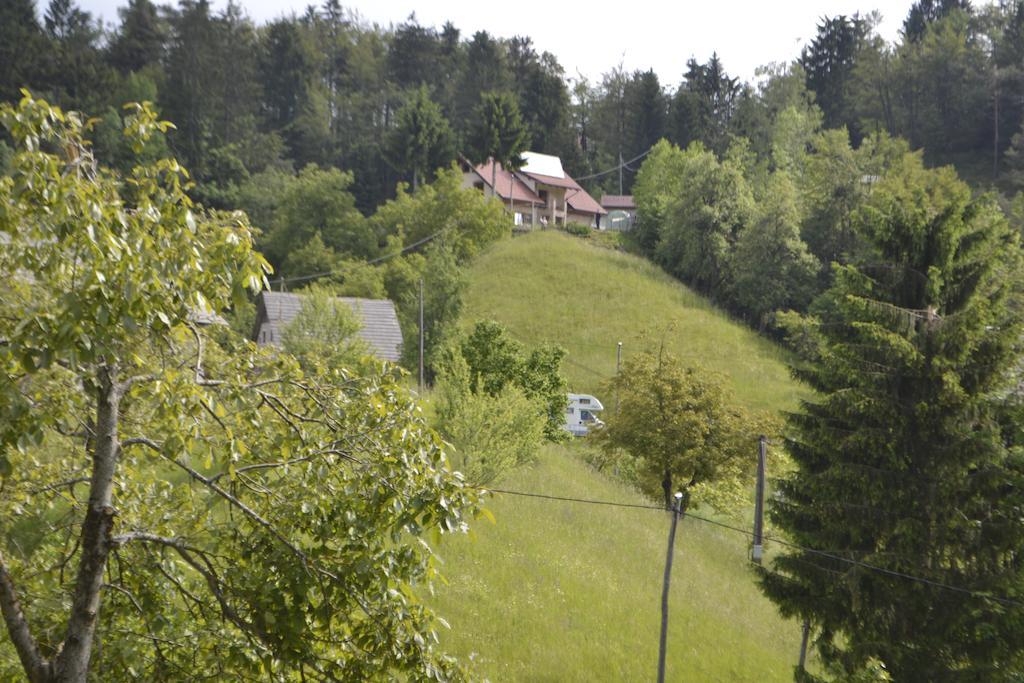 Guest House Kmecki Hram Fortuna Idrija Exterior photo